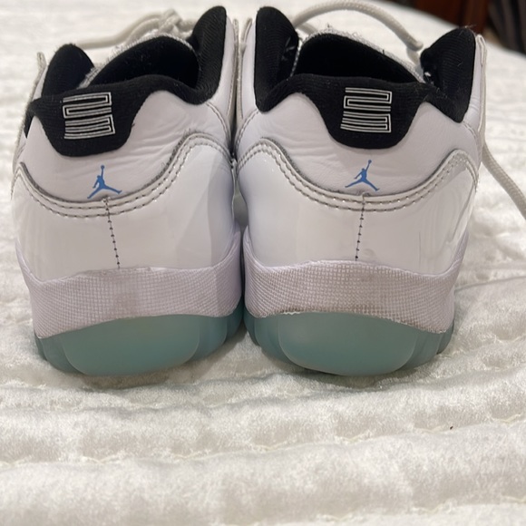Jordan 11 Retro Low Legend Blue GS Kids White Blue Casual Sneakers 5289896-117 - Picture 8 of 9